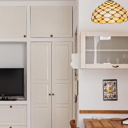 Madonella Apartment Con Terrazzo Бари Екстериор снимка
