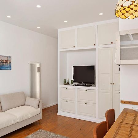 Madonella Apartment Con Terrazzo Бари Екстериор снимка