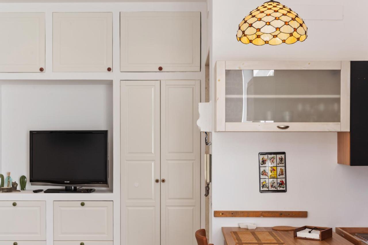 Madonella Apartment Con Terrazzo Бари Екстериор снимка