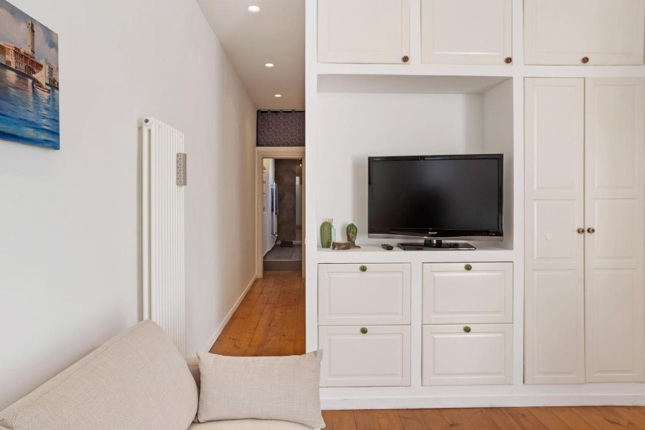 Madonella Apartment Con Terrazzo Бари Екстериор снимка